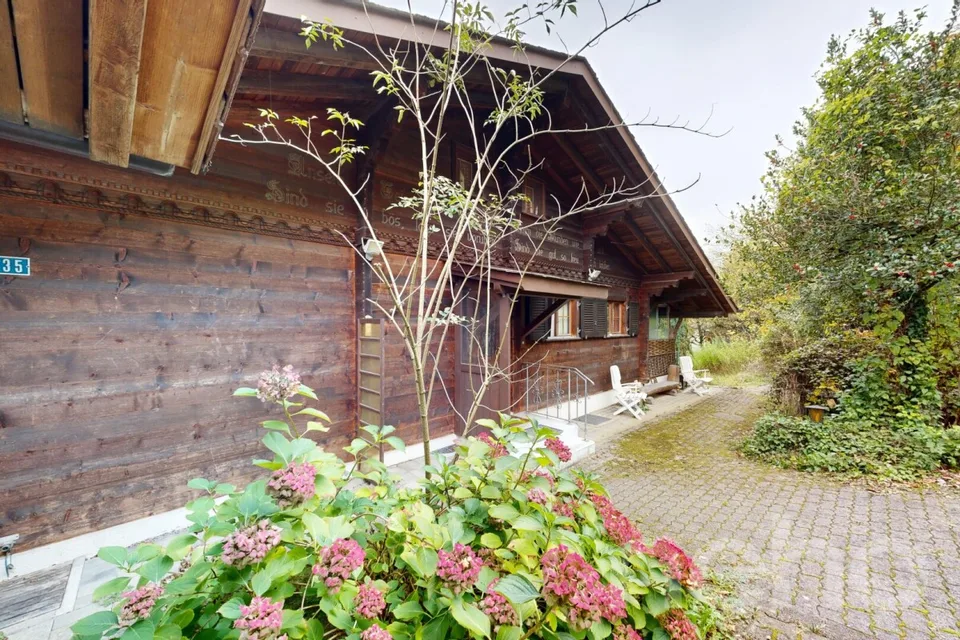 Attractive building plot in a sunny location