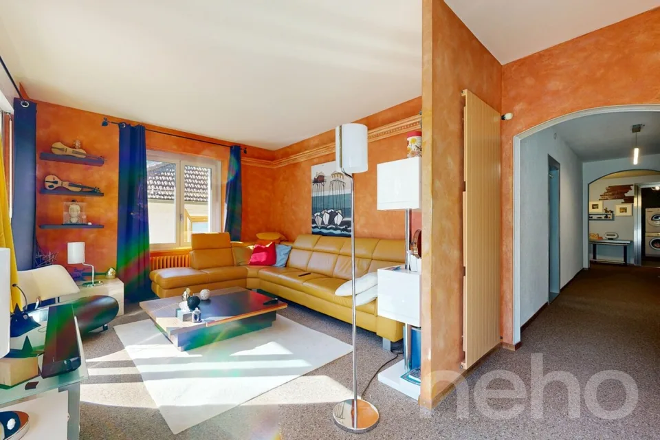 Immeuble mixte 2 Commerces + 3.5 + 8.5 en duplex