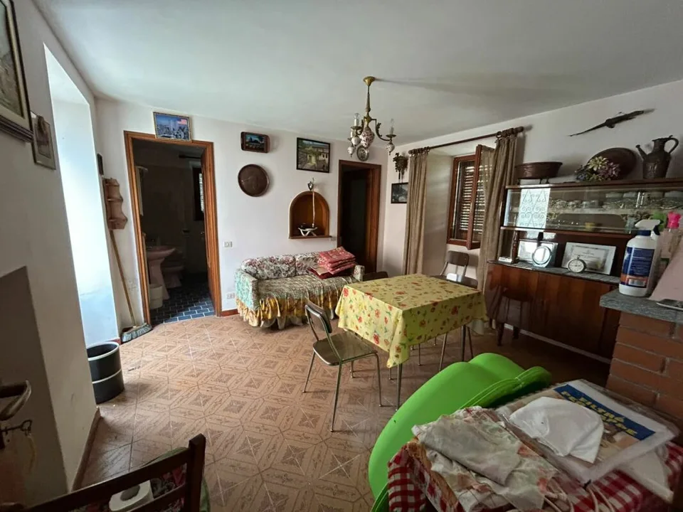 Maison 5 pièces avec grenier aménageable, cour intérieure et jardin