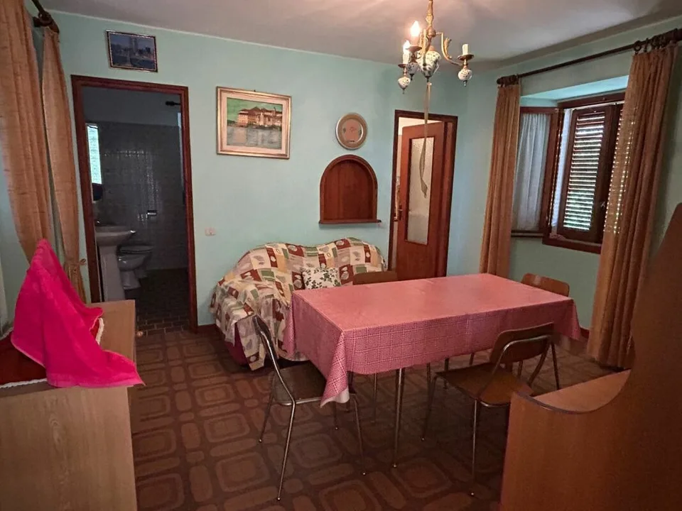 Maison 5 pièces avec grenier aménageable, cour intérieure et jardin