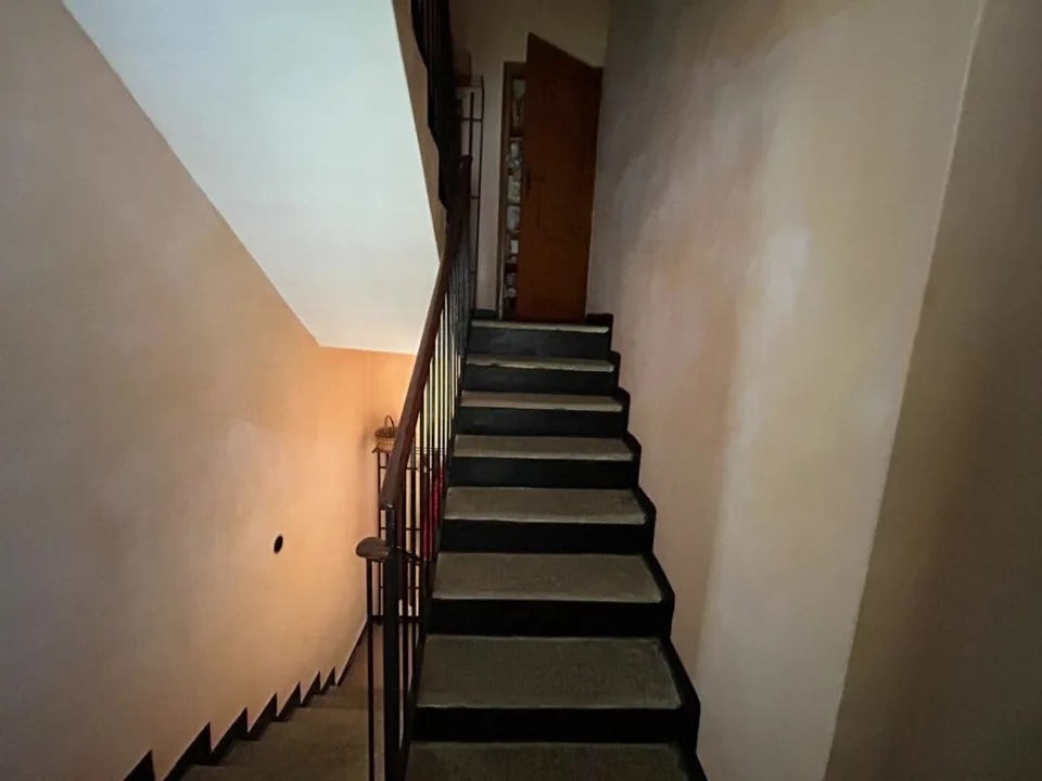 Maison 5 pièces avec grenier aménageable, cour intérieure et jardin
