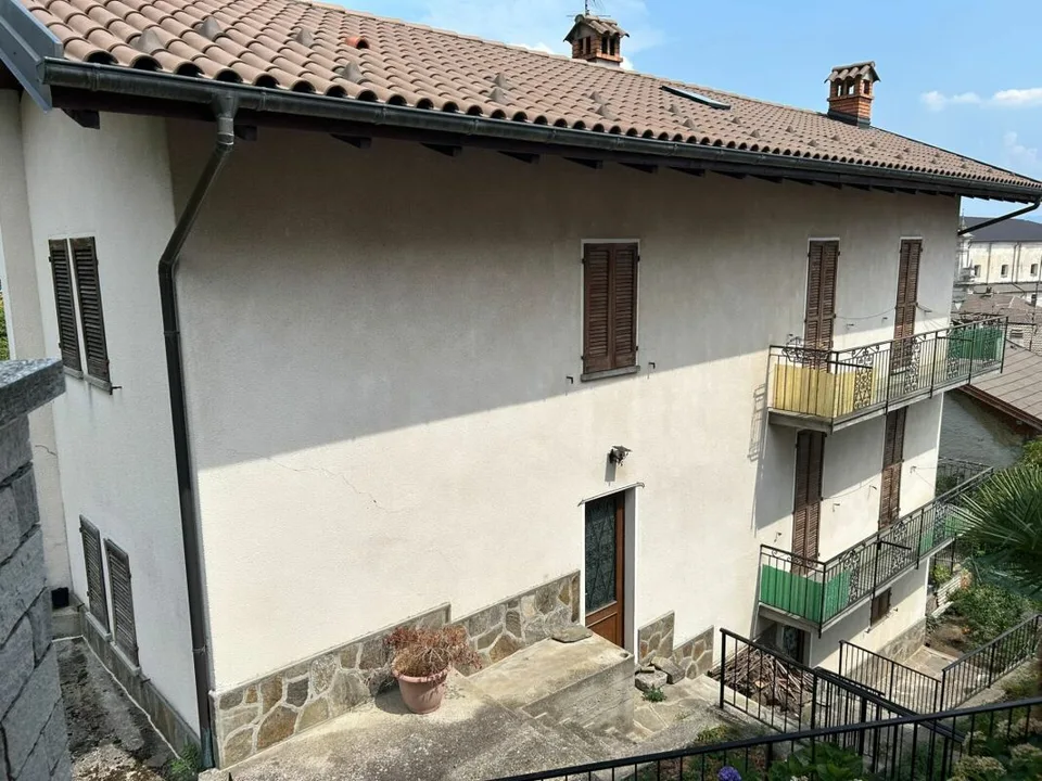 5-Zimmer-Haus mit ausbaubarem Dachgeschoss, Innenhof und Garten