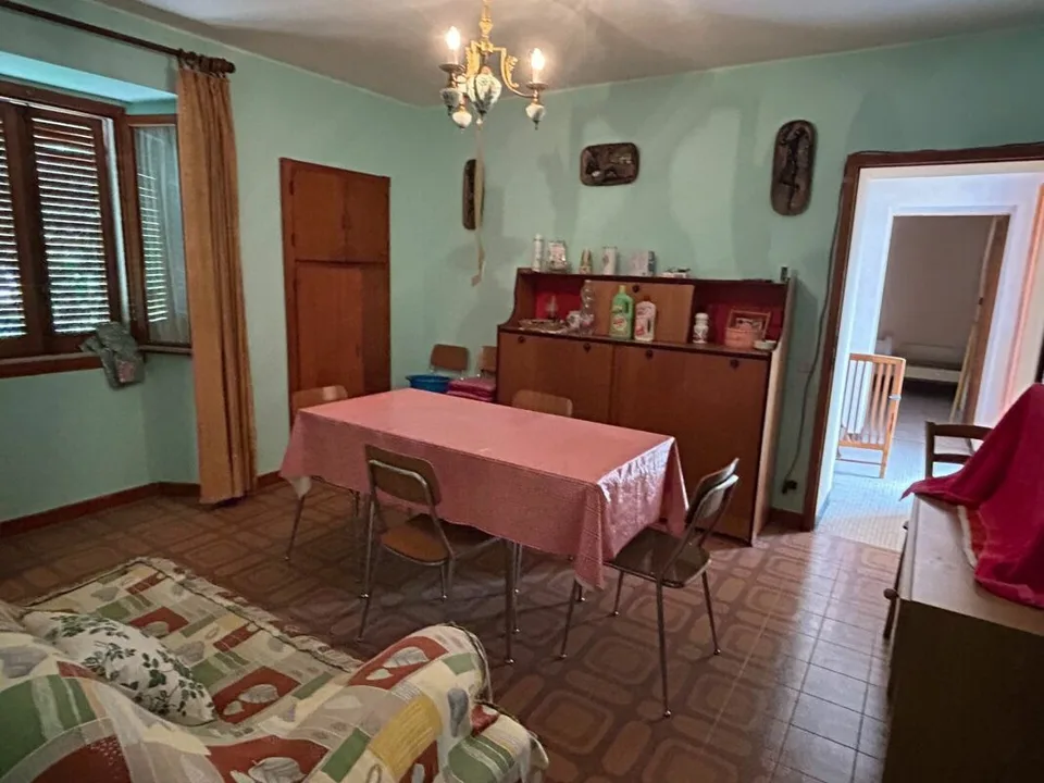 Maison 5 pièces avec grenier aménageable, cour intérieure et jardin