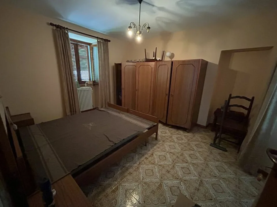 Maison 5 pièces avec grenier aménageable, cour intérieure et jardin