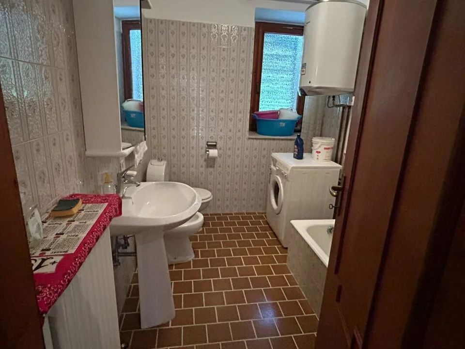 Maison 5 pièces avec grenier aménageable, cour intérieure et jardin