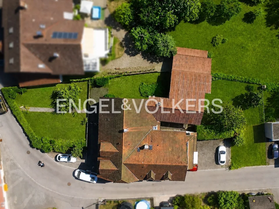 Maison multifamiliale louée avec un potentiel d'expansion attractif - Investissement