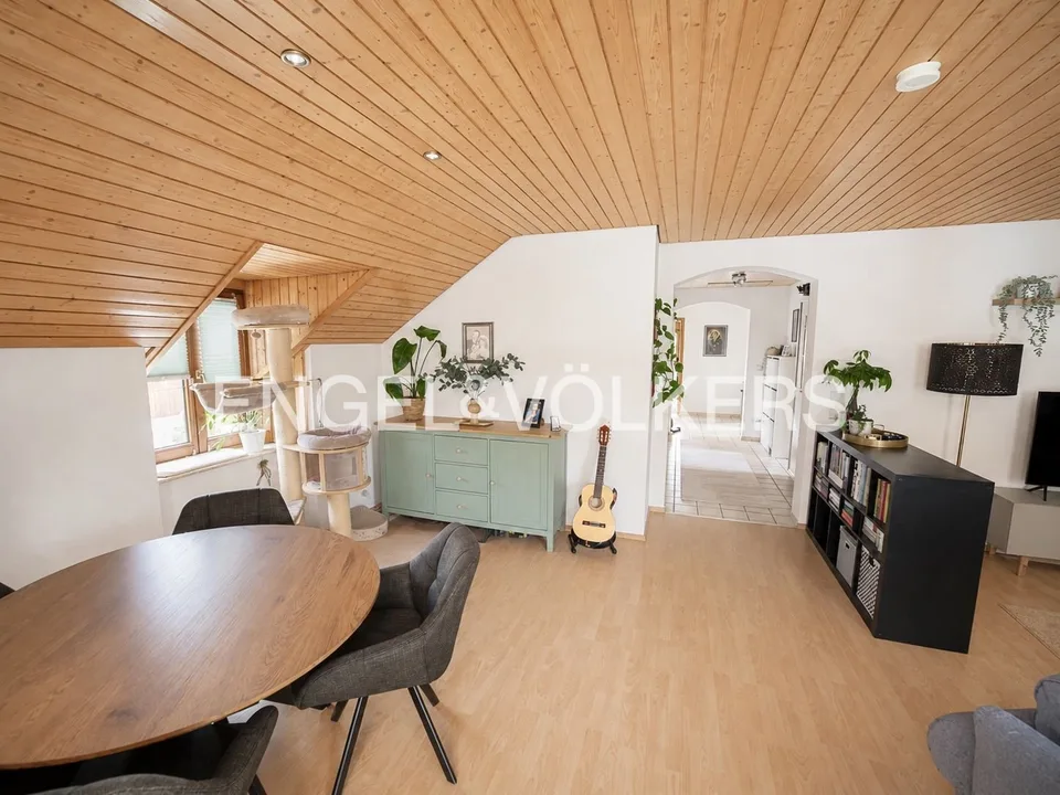 Maison multifamiliale louée avec un potentiel d'expansion attractif - Investissement