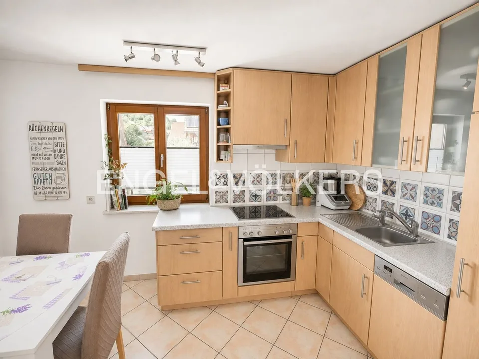 Maison multifamiliale louée avec un potentiel d'expansion attractif - Investissement