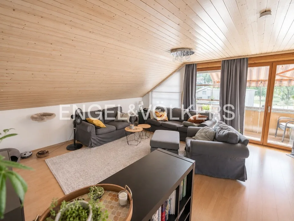 Maison multifamiliale louée avec un potentiel d'expansion attractif - Investissement