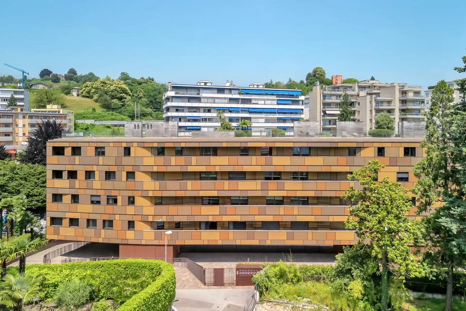 REPRÄSENTATIVE WOHNUNG MIT EXKLUSIVEN ANNEHMLICHKEITEN IN ZENTRALER LAGE