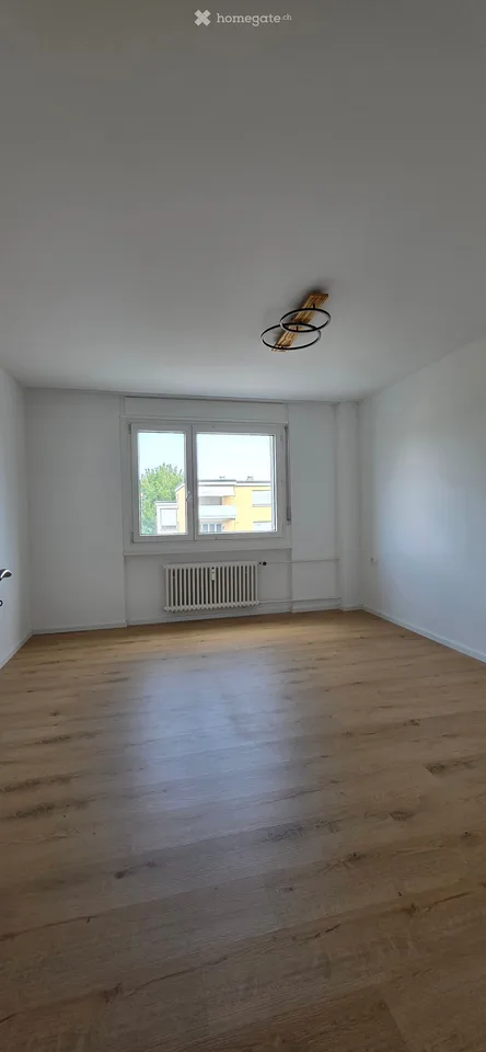 Frisch renovierte  3.5-Zimmer-Wohnung mit Balkon