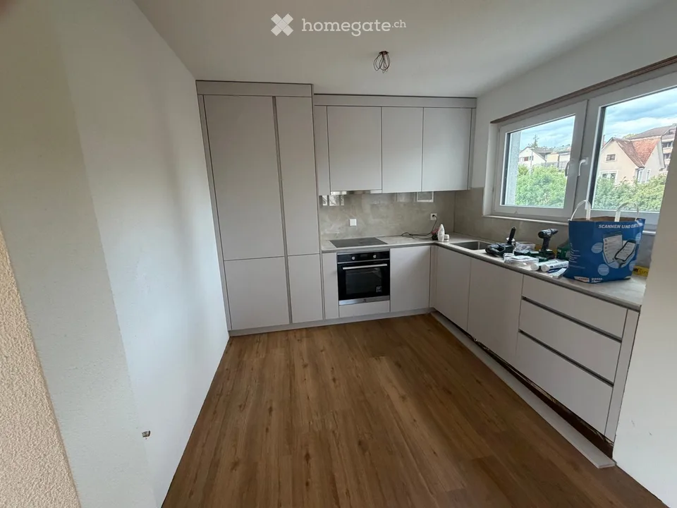 Appartement de 4,5 pièces complètement rénové (105 m²)