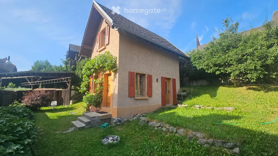 Petite maison indépendante 2 pièces duplex, jardin, à Vex