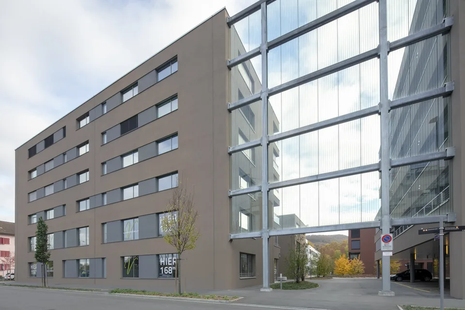 Vicino alla stazione di Pratteln / Spazio commerciale Hellera / 170m2