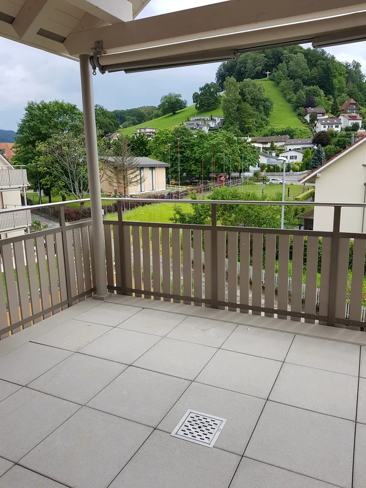 Appartement maisonnette moderne de 2,5 pièces au dernier étage à louer