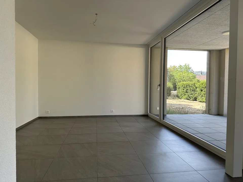 Nouvelle construction : appartement calme en centre-ville avec balcon