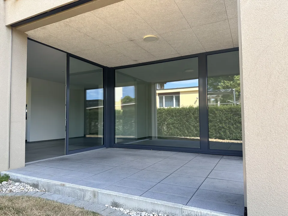 Nouvelle construction : appartement calme en centre-ville avec balcon