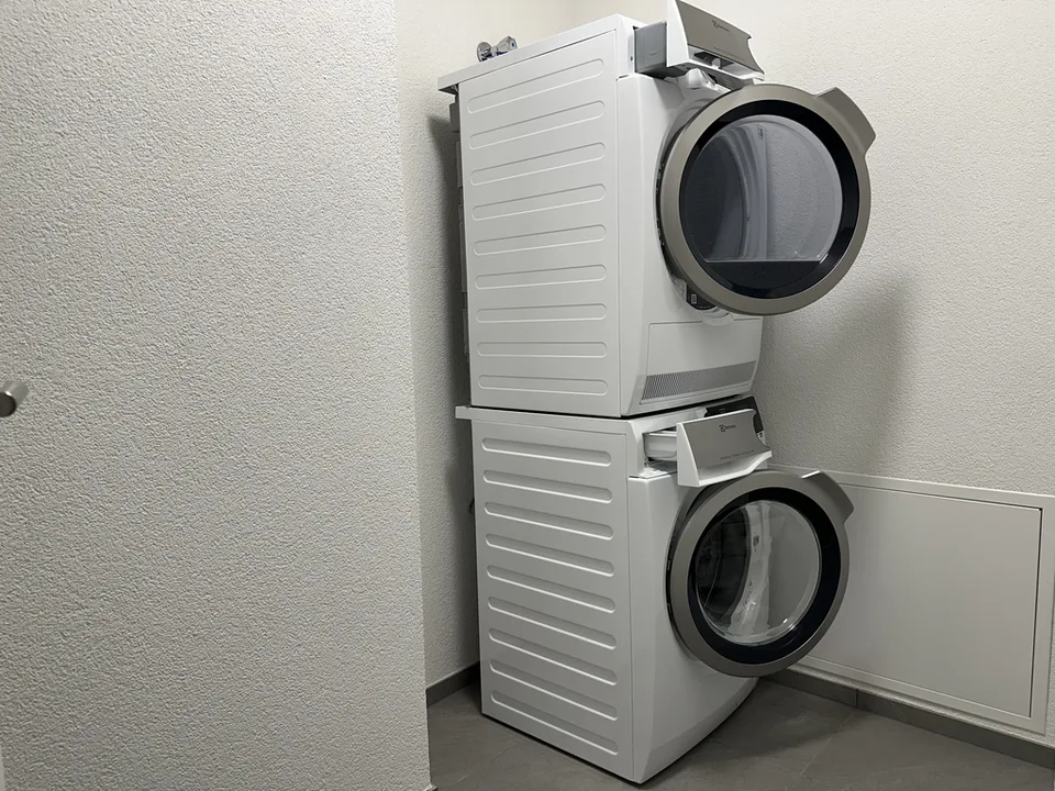 Nouvelle construction : appartement calme en centre-ville avec balcon