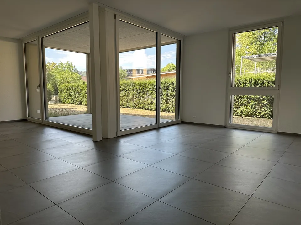 Nouvelle construction : appartement calme en centre-ville avec balcon