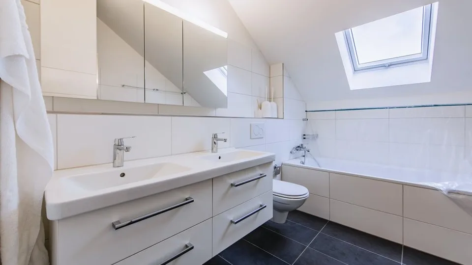 GEMÜTLICHE WOHNUNG MIT EXKLUSIVER DACHTERRASSE