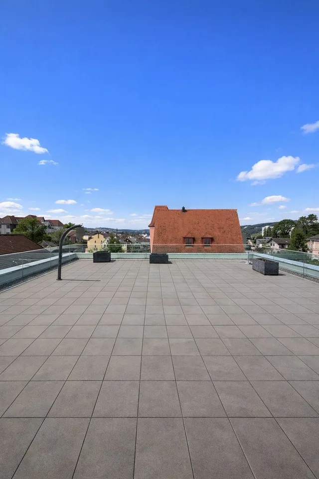 GEMÜTLICHE WOHNUNG MIT EXKLUSIVER DACHTERRASSE