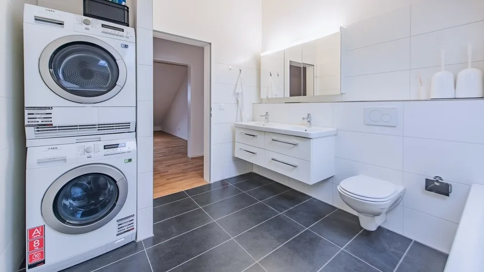 GEMÜTLICHE WOHNUNG MIT EXKLUSIVER DACHTERRASSE