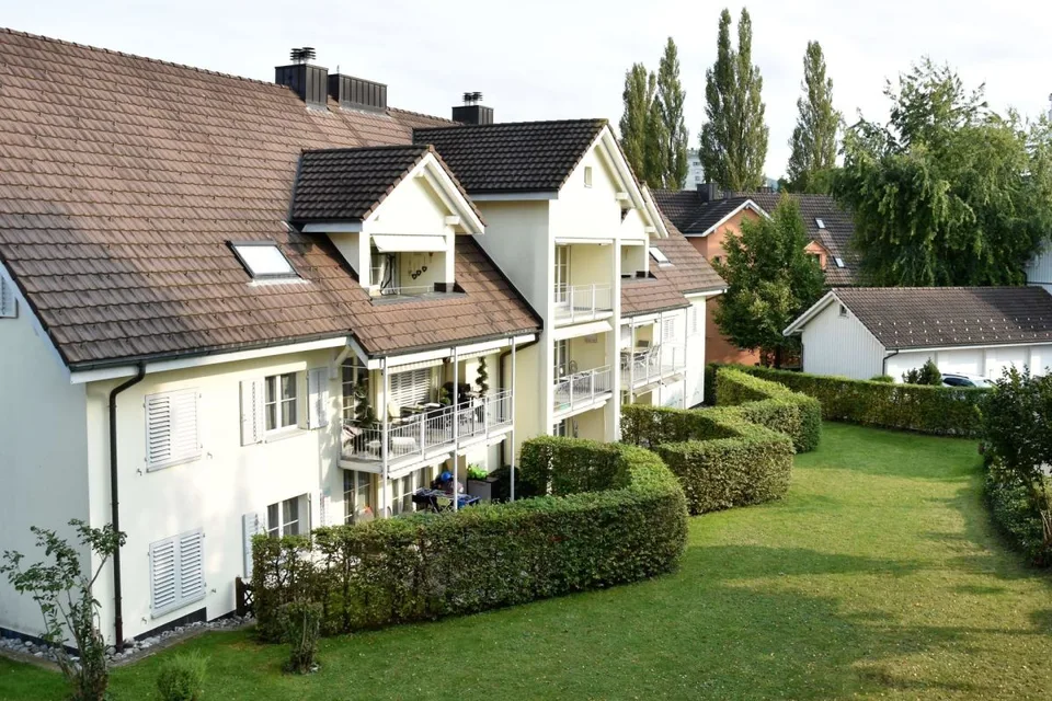 Frisch renovierte familienfreundliche 4 ½ Zimmer Wohnung