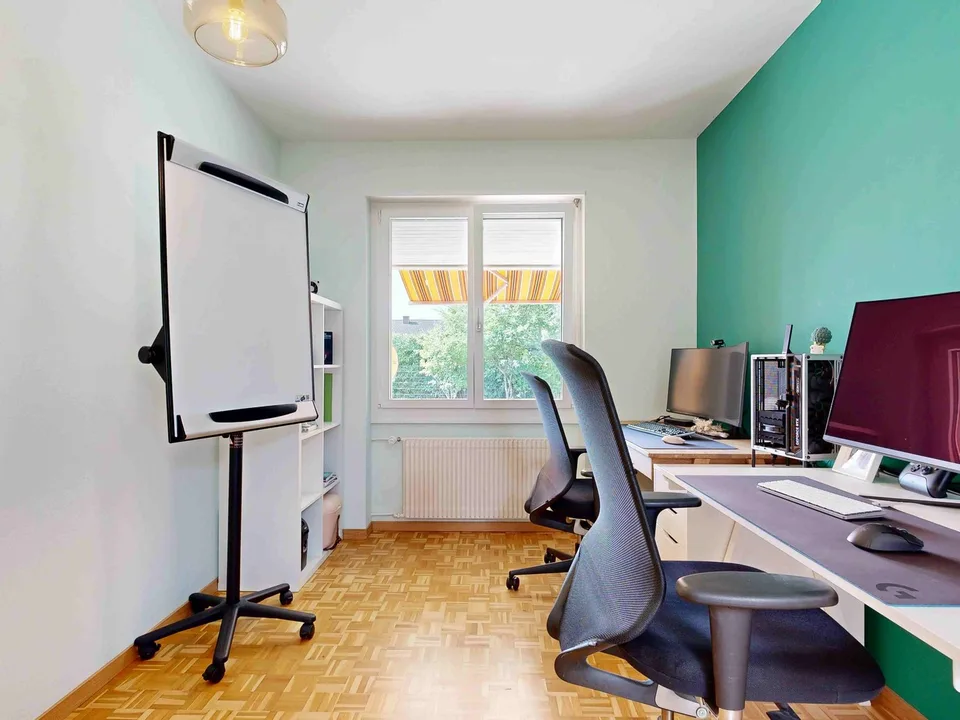 Molta spazio e comfort - sottile e doccia nel quartiere più bello di Burdlef