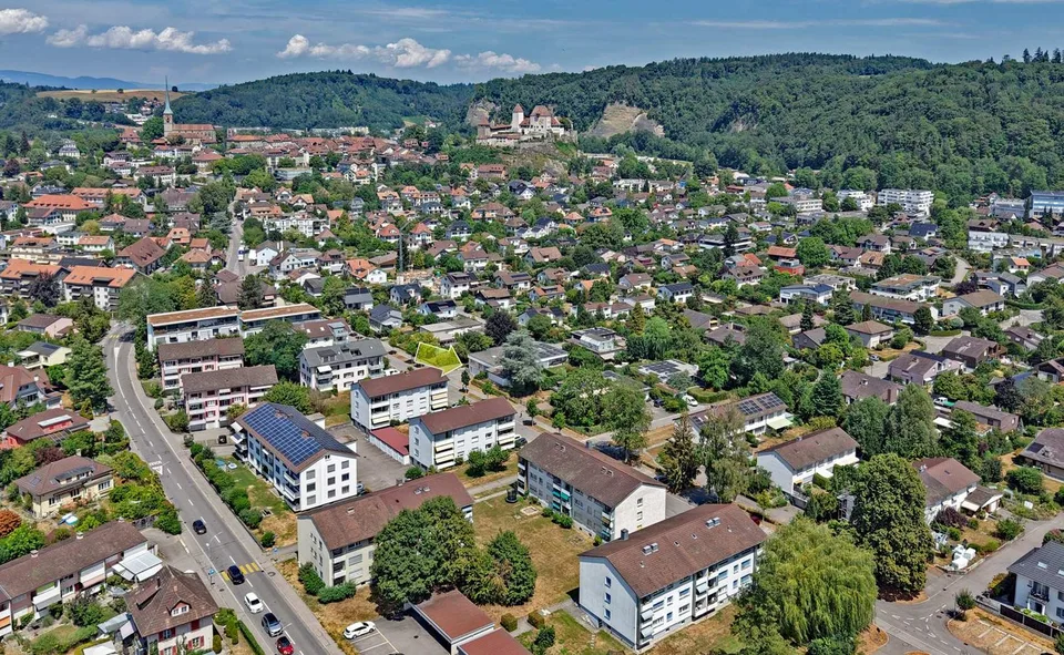 Molta spazio e comfort - sottile e doccia nel quartiere più bello di Burdlef