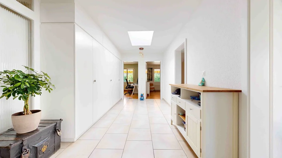 Molta spazio e comfort - sottile e doccia nel quartiere più bello di Burdlef
