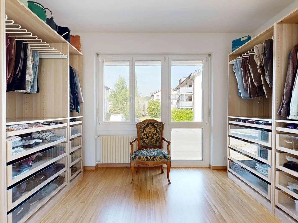 Molta spazio e comfort - sottile e doccia nel quartiere più bello di Burdlef