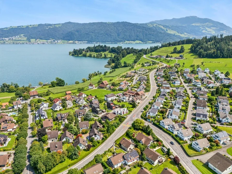 Move in with your family immediately in Buonas!