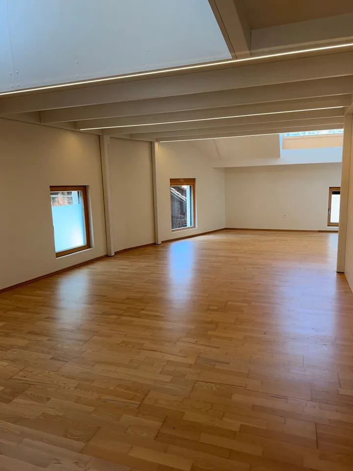 Moderne 4.5-Zimmer-Maisonette-Wohnung in Beinwil am See – sofort verfügbar