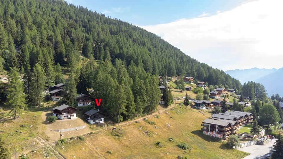 Chalet ski-in-ski-out con due parcheggi privati