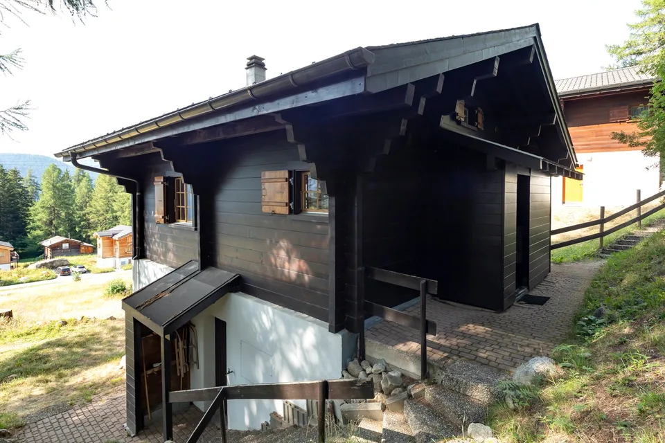 Chalet ski-in-ski-out con due parcheggi privati