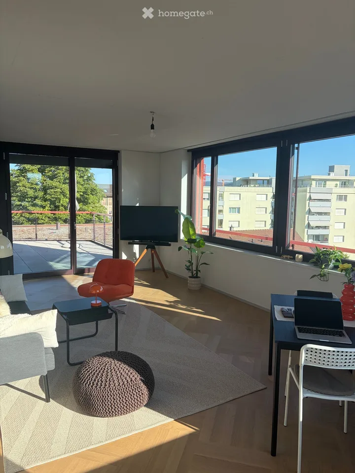 Lichtdurchflutete Neubauwohnung inkl. Parkplatz & Balkon in Top Lage in Dietikon