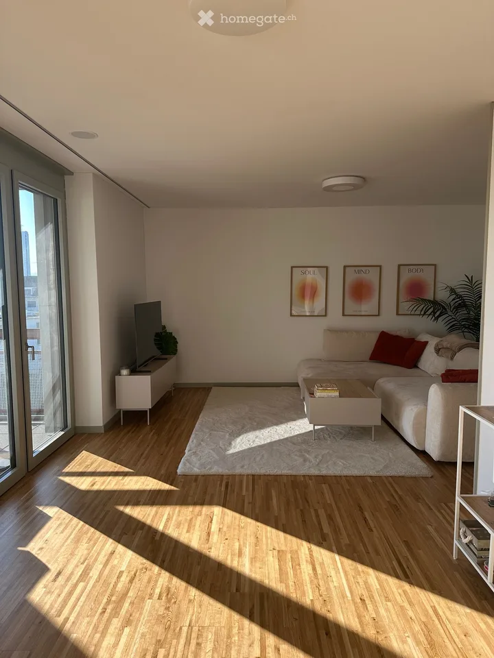 Appartement moderne 3.5 pièces dans un immeuble neuf à Dübendorf