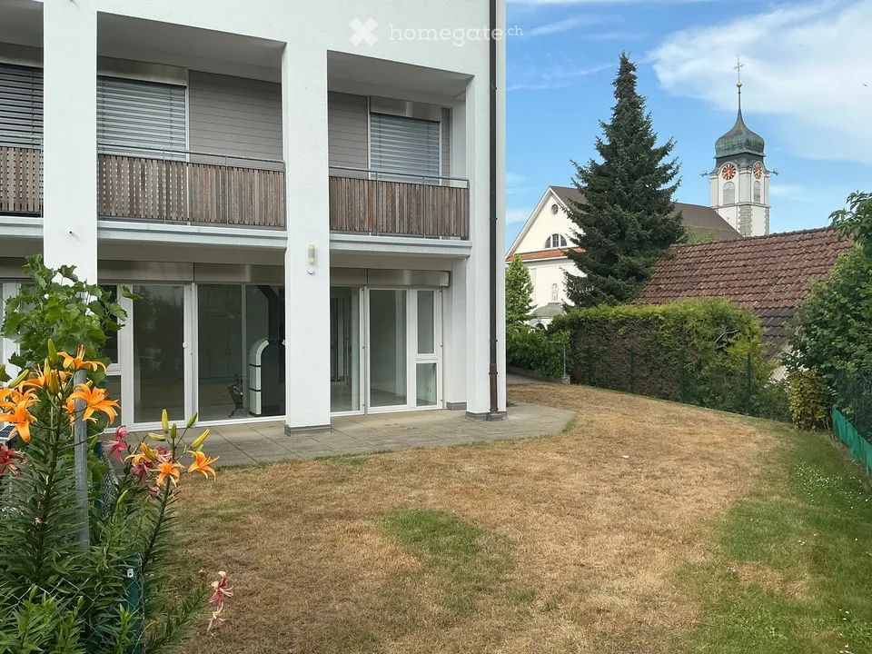 Appartamento maisonette unico di 5,5 locali con giardino a Tägerig