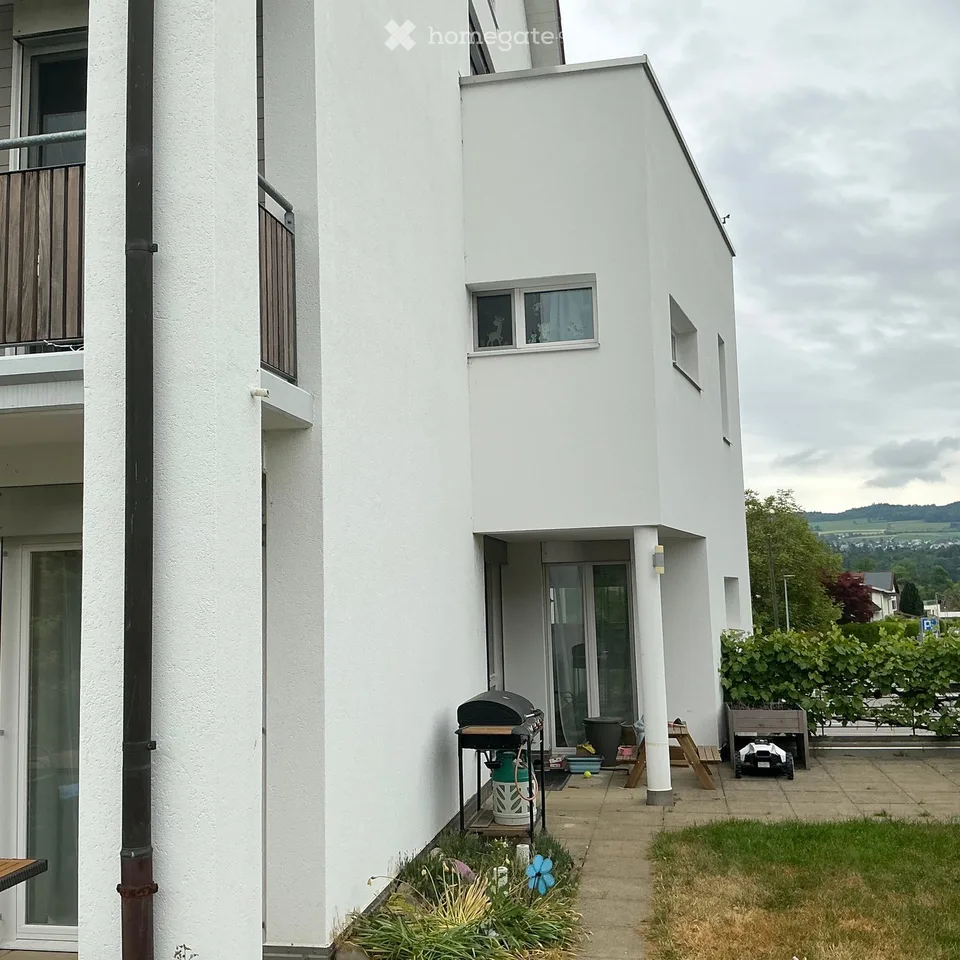 Appartamento maisonette unico di 5,5 locali con giardino a Tägerig