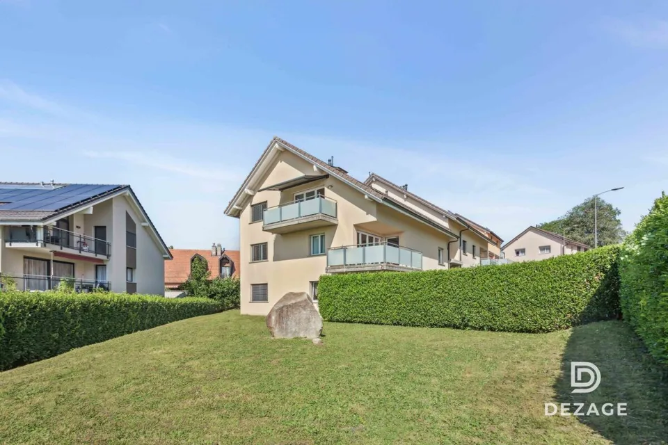 Großes Familienapartment mit überdachtem Balkon und Blick auf das Schloss Oron!