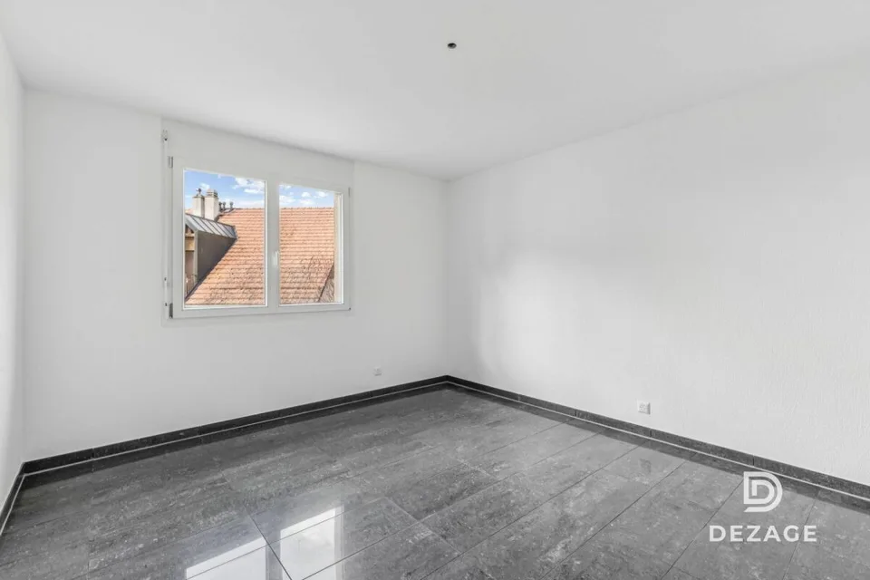 Großes Familienapartment mit überdachtem Balkon und Blick auf das Schloss Oron!