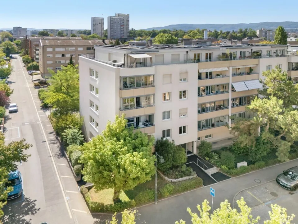 Helle 3,5-Zimmerwohnung mit Lift und Balkon an zentraler Lage in Bi...