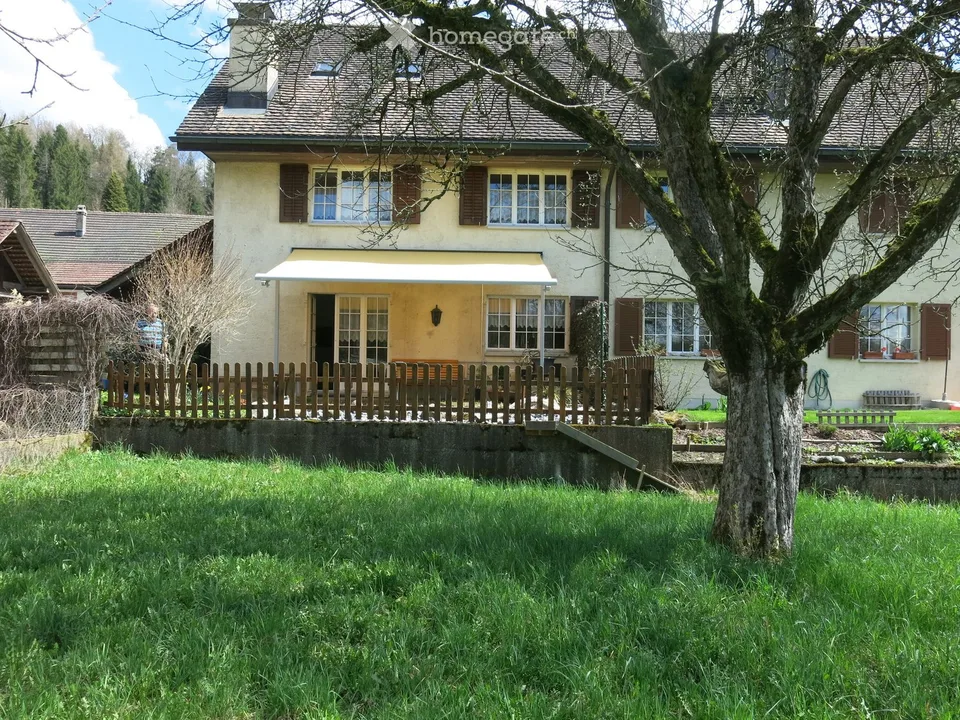 Charmantes 6.5-Zimmer-Doppelhaus in Zell ZH