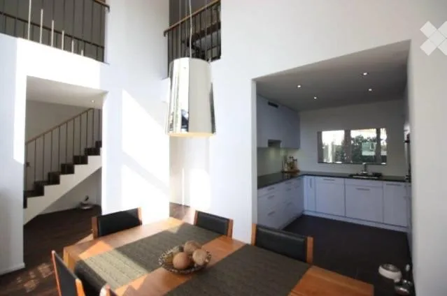 Exklusive 3.5-Zimmer-Garten-Maisonettewohnung Wallisellen