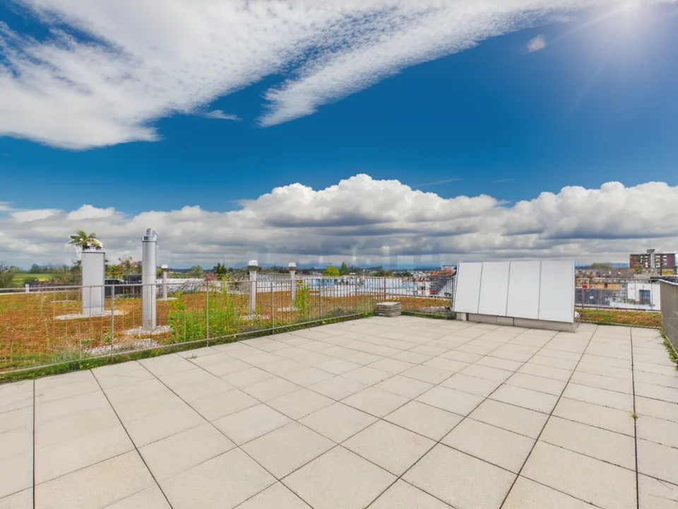 WEITBLICK MIT MODERNEM AUSBAU