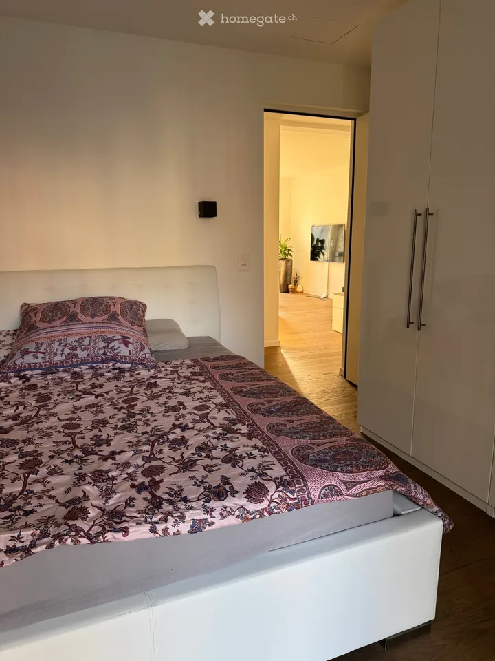 Helle, moderne 2.5-Zimmer-Wohnung mit zwei Balkonen Nähe Schmiede Wiedikon