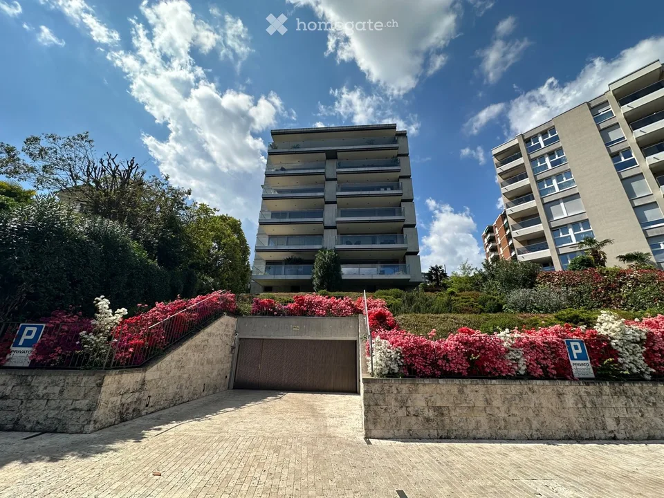 Subentrante per appartamento a Lugano centro con  vista lago