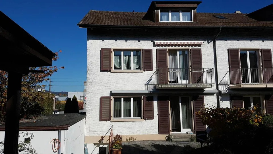 Gepflegtes 6-Zimmer-Reiheneckhaus mit Garage an attraktiver Lage