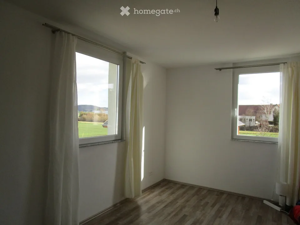 Grosse Neubauwohnung 110m2 mit Balkon