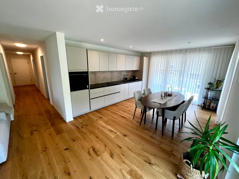 Modern 4.5-room new apartment with balcony and beautiful view in Wölflinswil